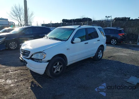 2000 Mercedes-Benz Ml 320 z USA, uszkodzony, nr VIN 4JGAB54EXYA153360